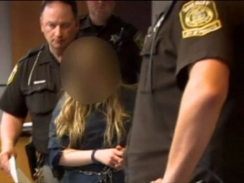 Dos niñas estadounidenses de 12 años, acusadas de apuñalar a una compañera 19 veces