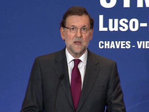 Rajoy se prodiga en elogios hacia el PSOE y Rubalcaba por su comportamiento serio, ejemplar y con sentido de Estado