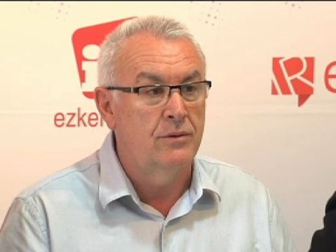 Cayo Lara: Arias Cañete ha meado fuera del tiesto