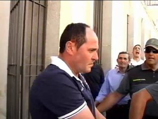 La juez pone en libertad con cargos al conductor de la excavadora