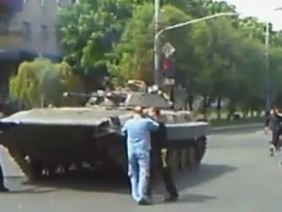 Tiroteos en la sede de la policía local de Mariupol