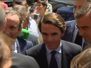 Télécharger la video: Aznar apoya a Arias Cañete