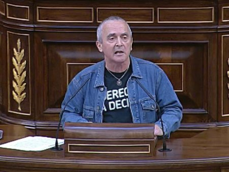 Amaiur: "¡Monarquía fuera, viva Euskal Herria libre y republicana!"
