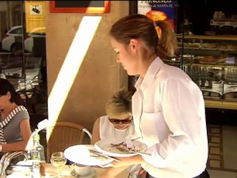 El paro registra en abril su mayor caída de la serie histórica