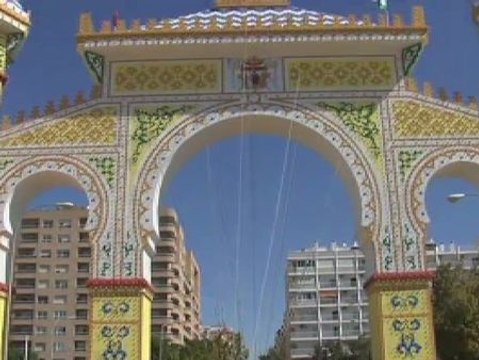 Sevilla espera impaciente el comienzo de su Feria de Abril en mayo