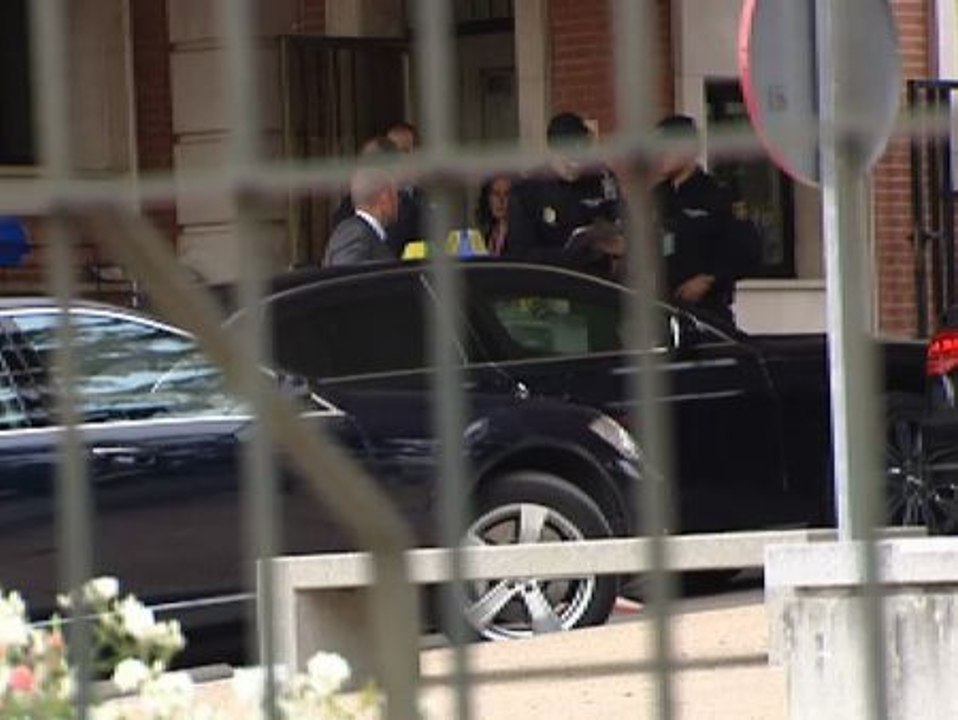 Rajoy traslada a los empresarios que la situación de Cataluña pone en riesgo el crecimiento económico