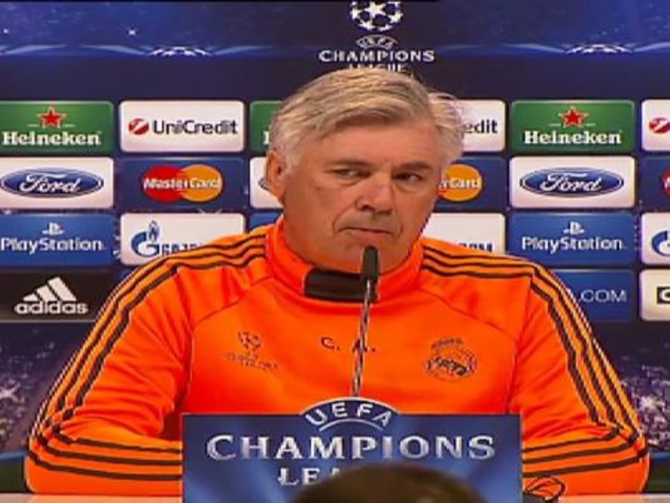 Ancelotti: "Si hay riesgo de recaída Cristiano no jugará"