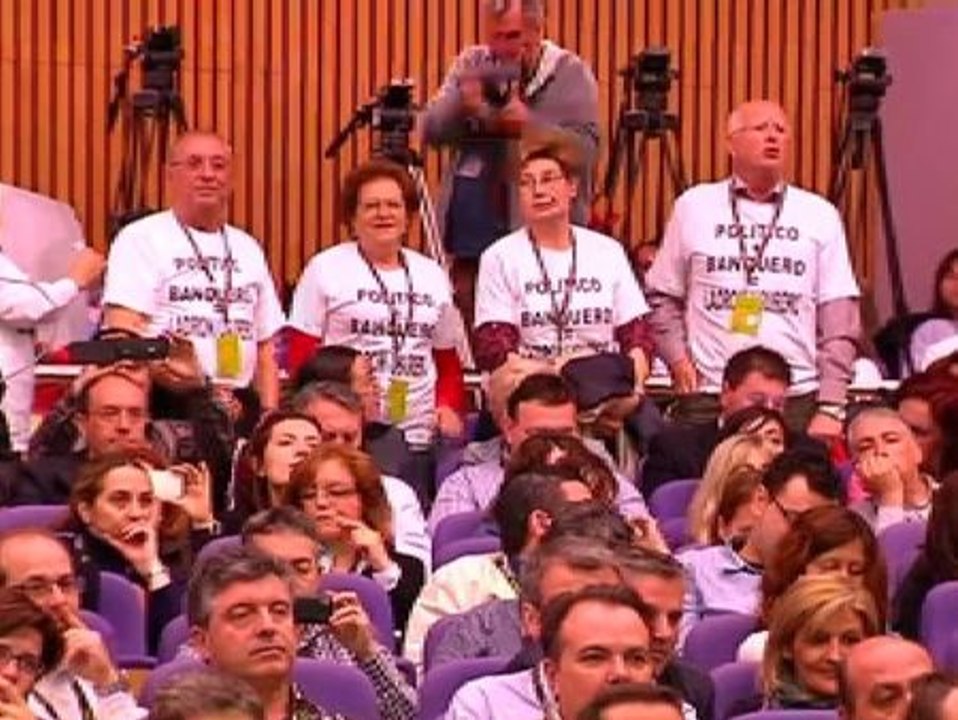 Los preferentistas denuncian ante Goirigolzarri el robo de sus ahorros