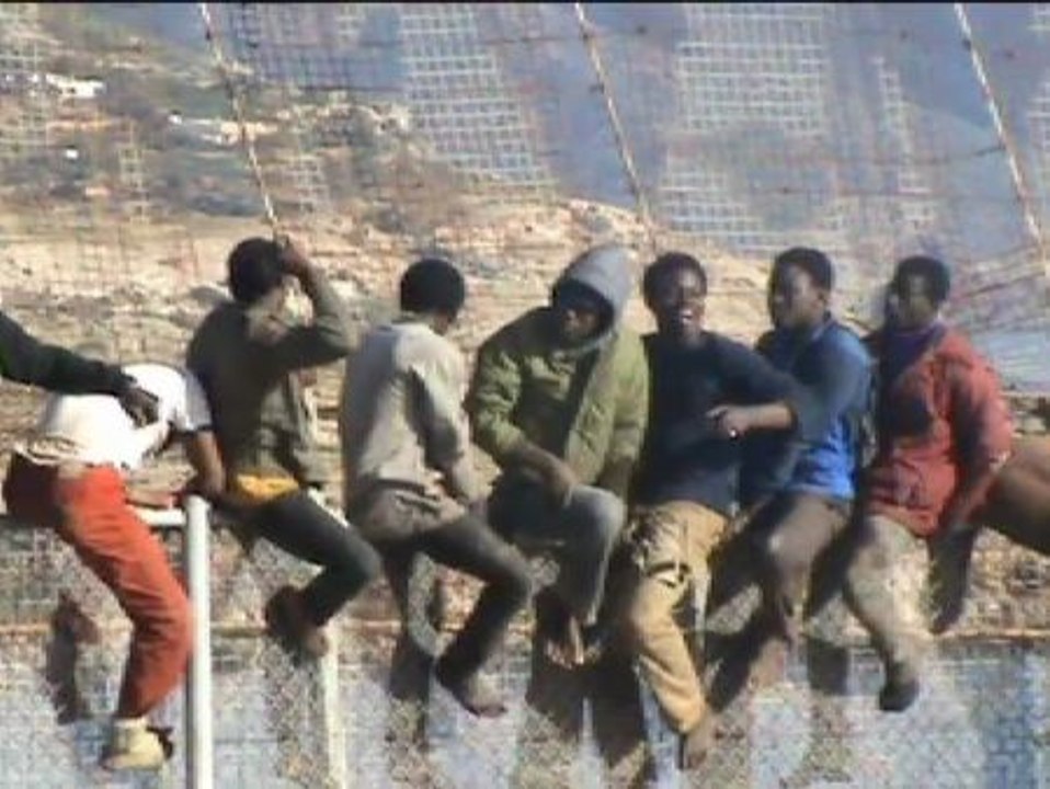 Acnur denuncia que la Guardia Civil impidió a Cruz Roja atender a los inmigrantes heridos de la valla de Melilla