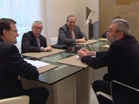 Rajoy cita a los agentes sociales en Moncloa para intentar impulsar el diálogo social