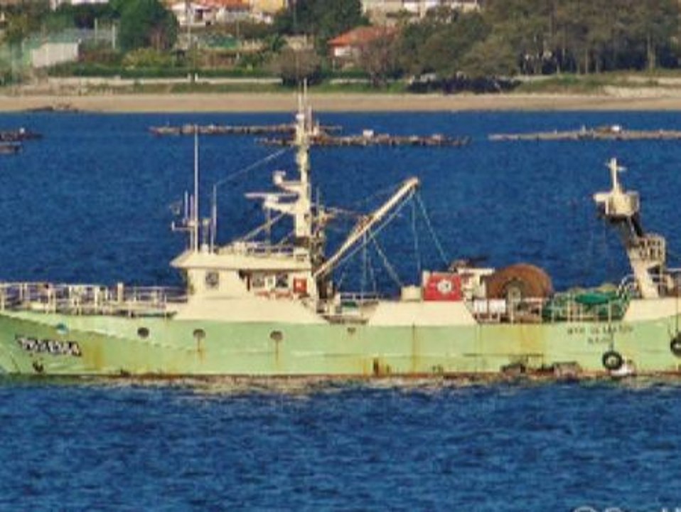 Tres muertos y dos desaparecidos en el naufragio de un pesquero frente a las costas de Vigo