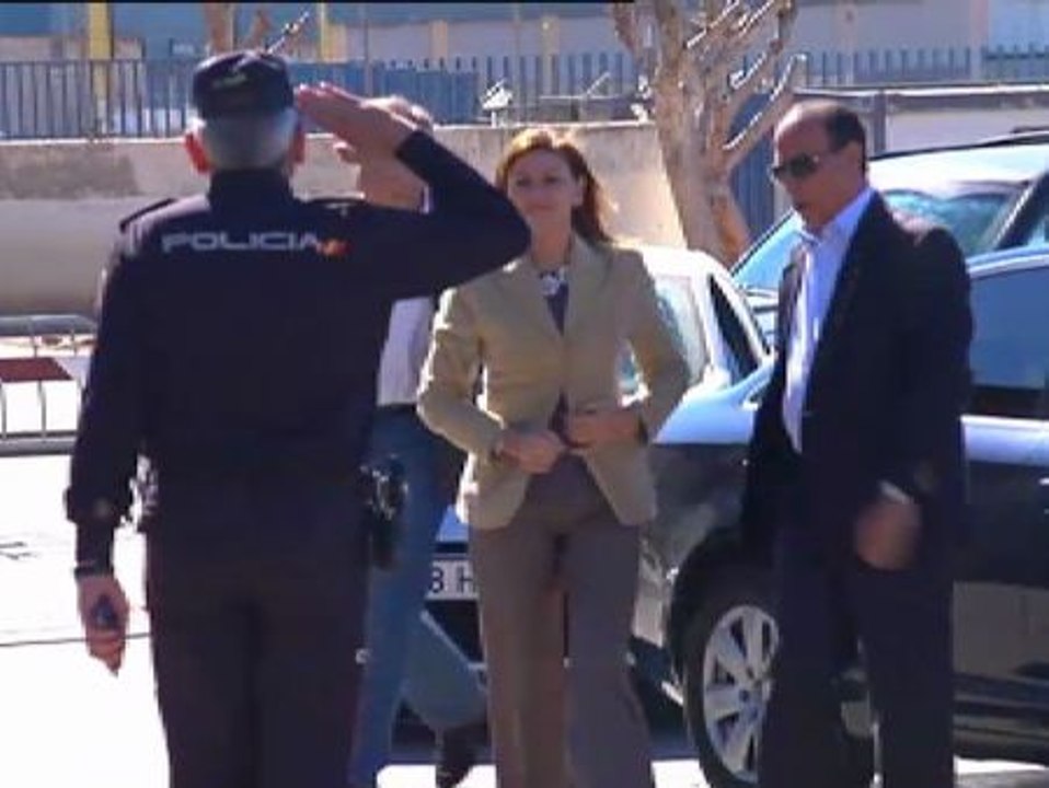 Cospedal y Pons visitan la valla de Melilla