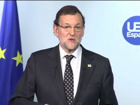 Rajoy apoya a Magdalena Álvarez e insta a Mas a rectificar