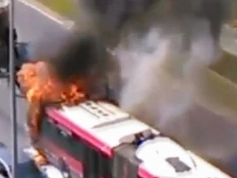 Otro autobús urbano incendiado en Sevilla