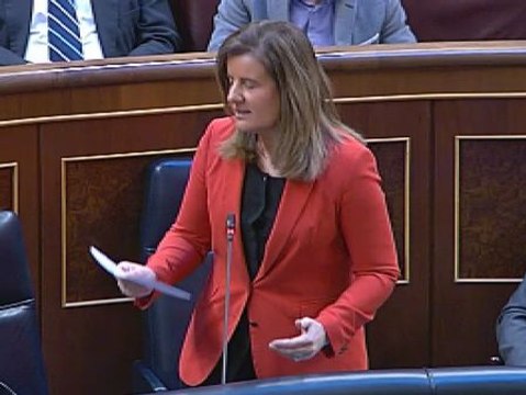 Báñez critica a Cayo Lara sus mítines antisistema