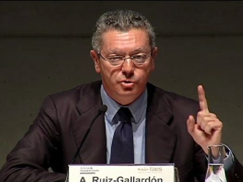 Llamazares acusa a Gallardón de mentir cuando dice que su gobierno no ha indultado a políticos corruptos