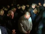 Decenas de policias antidisturbios piden perdón por la masacre de Kiev