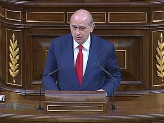 Fernández Díaz reitera que "ni el Delegado del Gobierno, ni el director general de la Guardia Civil mintieron"