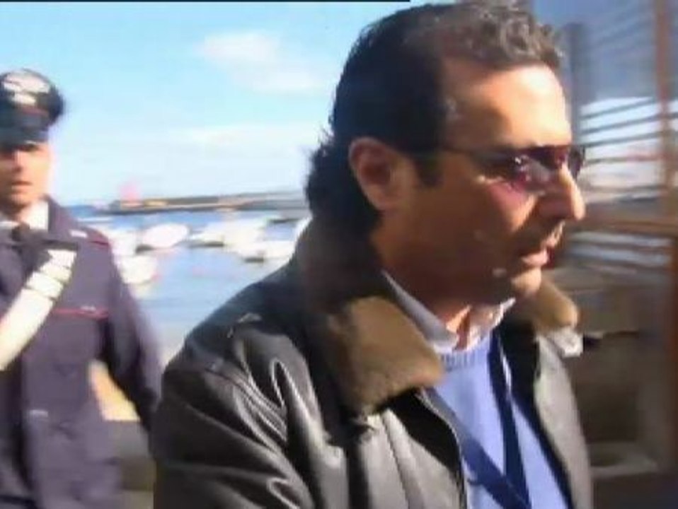 El capitán del Costa Concordia vuelve a subir al barco dos años después de la tragedia