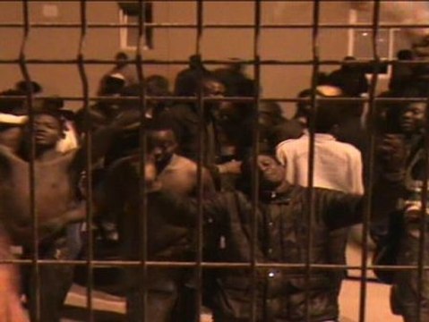 Unos 200 inmigrantes realizan un nuevo salto a la valla de Melilla