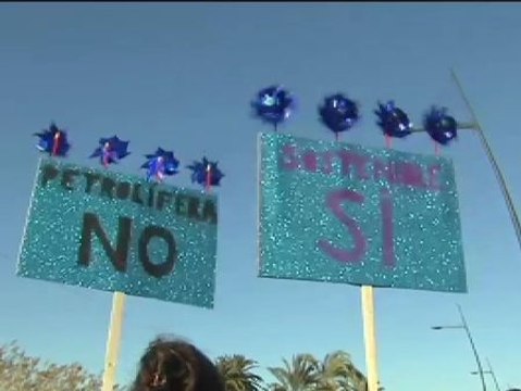 Multitudinaria marcha en Ibiza contra las prospecciones petrolíferas