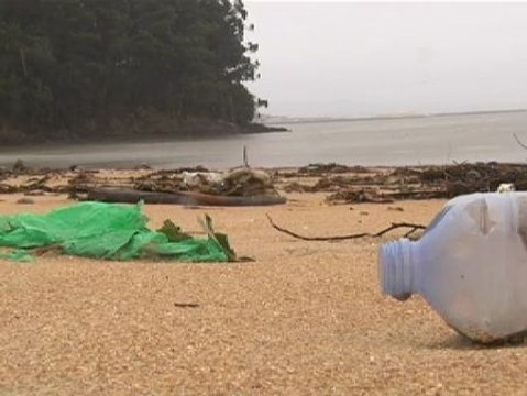 Playas sucias por el temporal