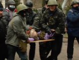 La Policía ucraniana carga con munición real contra los manifestantes