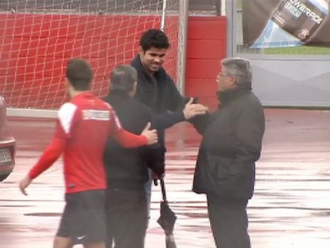 Diego Costa, sonriente en su vuelta a los terrenos de juego