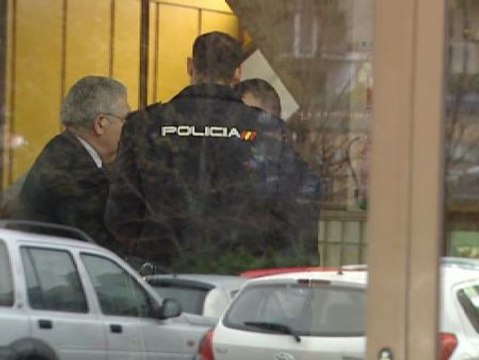 Detenido un profesor del Colegio Valdeluz por presuntos abusos sexuales