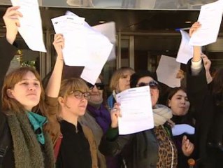 El registro mercantil de Madrid admite a trámite la protesta de varias mujeres