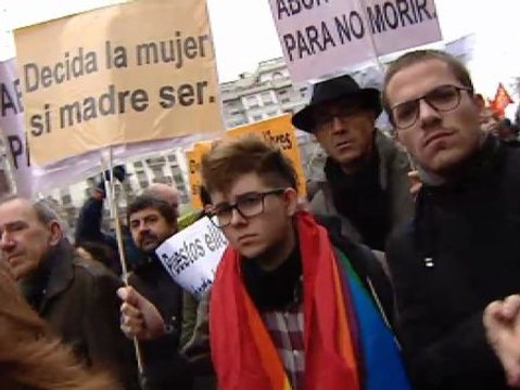 La reforma de la ley del aborto vuelve a sacar a las calles a cientos de personas