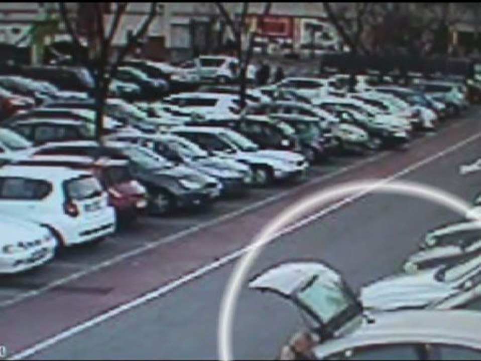 Detienen a un hombre que robó un coche con un bebé de 16 meses dentro