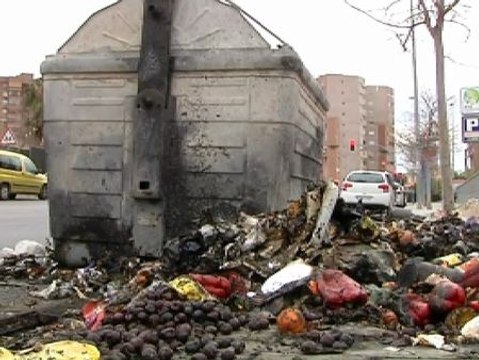 Oleada de incendios tras el fin de la huelga de basuras en Alicante