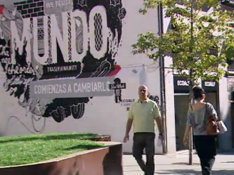 Ropa de diseño con residuos de vertederos