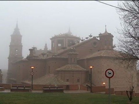 Los tejados más poblados de cigüeñas del mundo