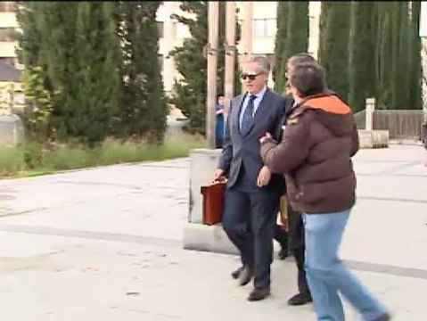 Blesa sale del juzgado sin medidas cautelares y con protección policial