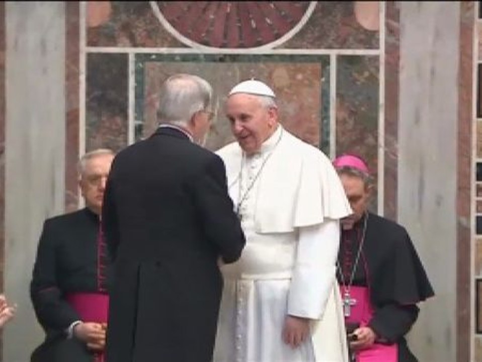 El Papa habla de Siria y del aborto en su discurso ante un centenar de diplomáticos