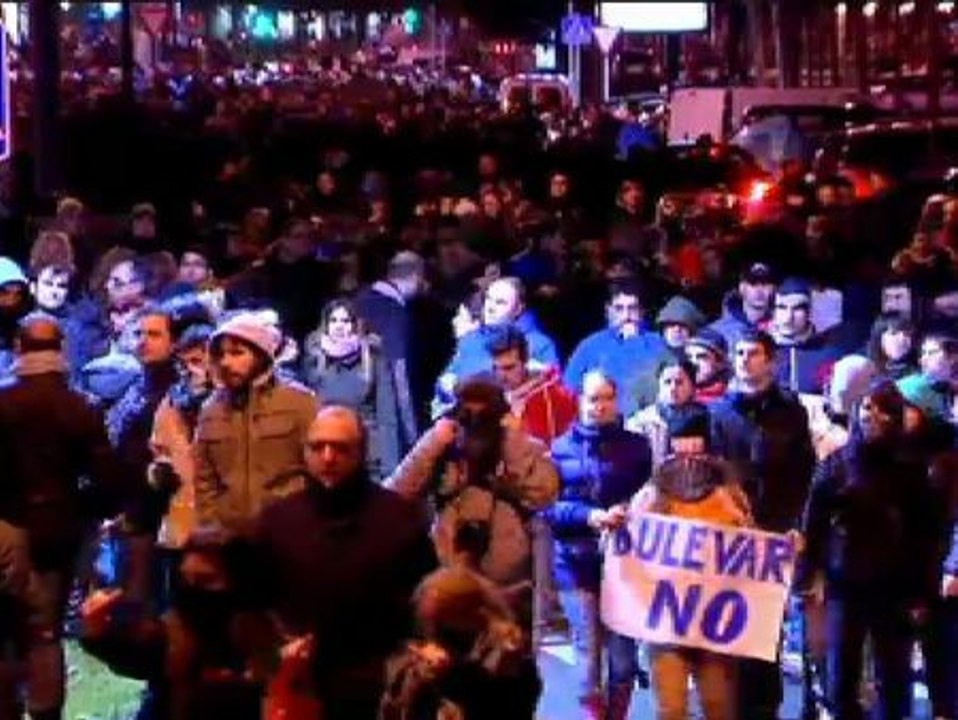 Tercera noche de manifestaciones contra el bulevar de Gamonal en Burgos