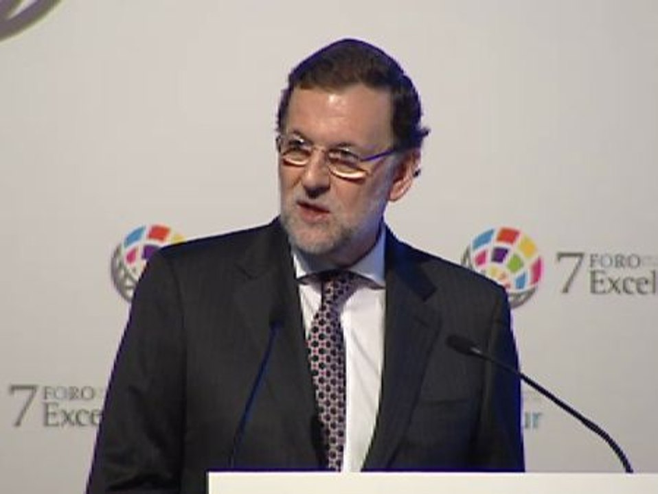 Rajoy: "España ha salido de las trincheras de la crisis"