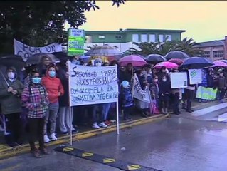 Video herunterladen: 500 niños desalojados por un incendio en un colegio