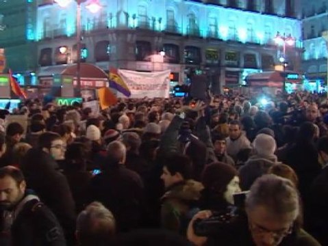 Concentración de apoyo a los vecinos de Gamonal en la Puerta del Sol