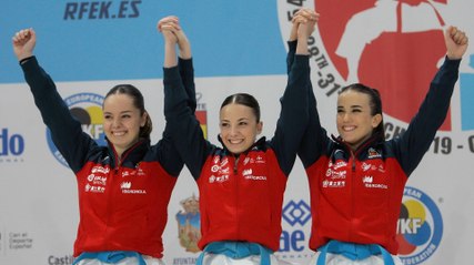 La emocionante exhibición de patriotismo de tres karatecas españolas