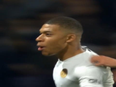 لقطة: كرة قدم: هجمة مبابي تضع بي أس جي على المسار الصحيح لحصد اللقب