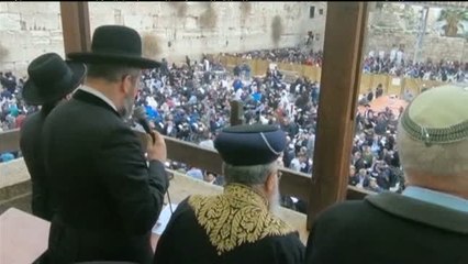 Miles de judíos rezan para que llegue la lluvia a Israel