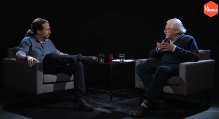 Pablo Iglesias entrevista a Patricio Guzmán en &#039;Otra Vuelta de Tuerka&#039;