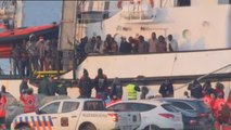 El 'Open Arms' llega a Algeciras con más de 300 inmigrantes a bordo