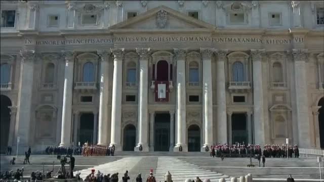 El papa pide paz en Tierra Santa en su bendición Urbi et Orbi