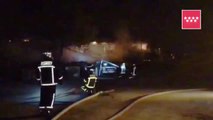 El fuego arrasa una chatarrería en Loeches (Madrid)