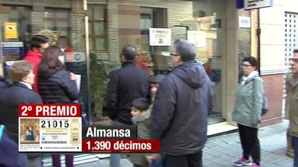 Las peluqueras de Almansa siguen trabajando