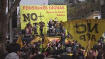 Chilenos se manifiestan contra el actual modelo de pensiones